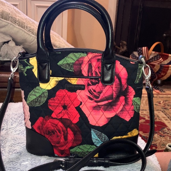 Vera Bradley quilted Black and Red Floral Crossbody with leather trim - Picture 1 of 14